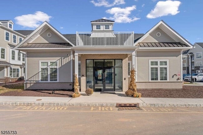 Building Photo - 17 Parker Lane