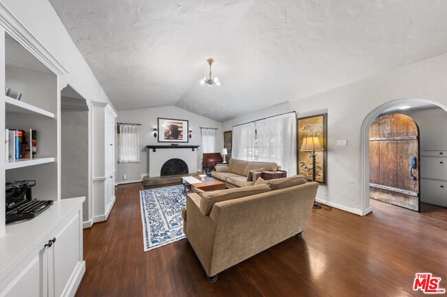 Building Photo - 5918 Canyon Cove