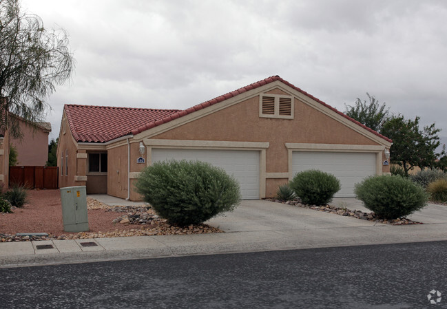 Building Photo - Desert Winds