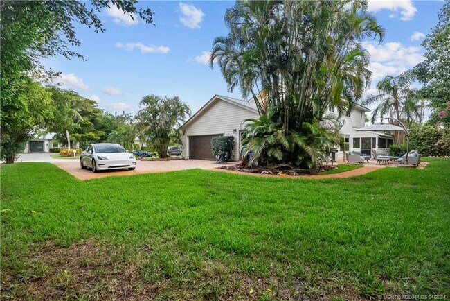 Building Photo - 3 Rio Vista Dr