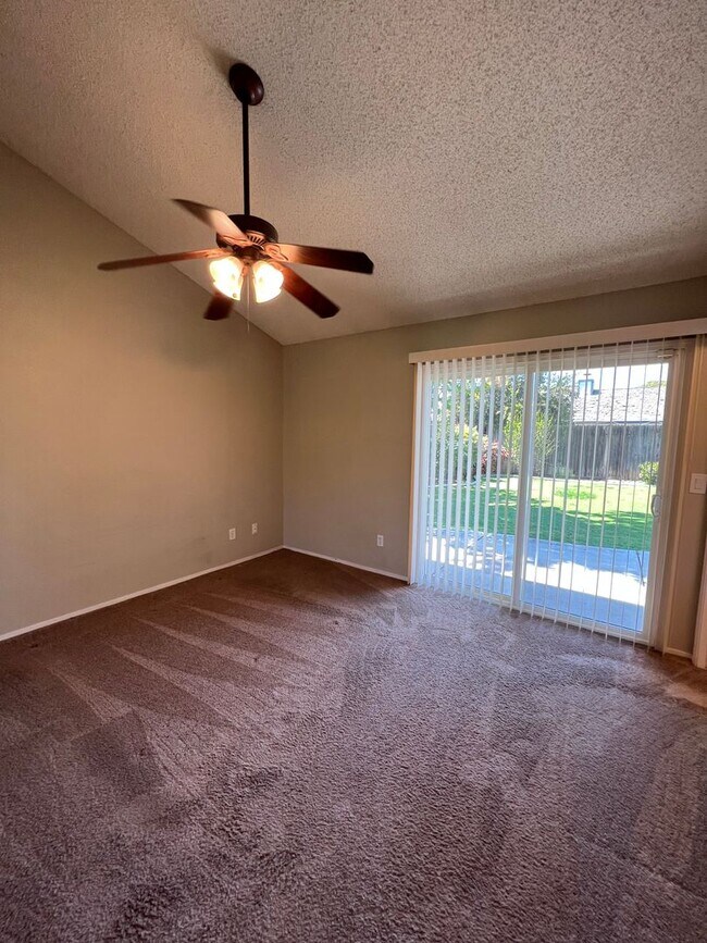 Building Photo - 4717 Tobin Rd