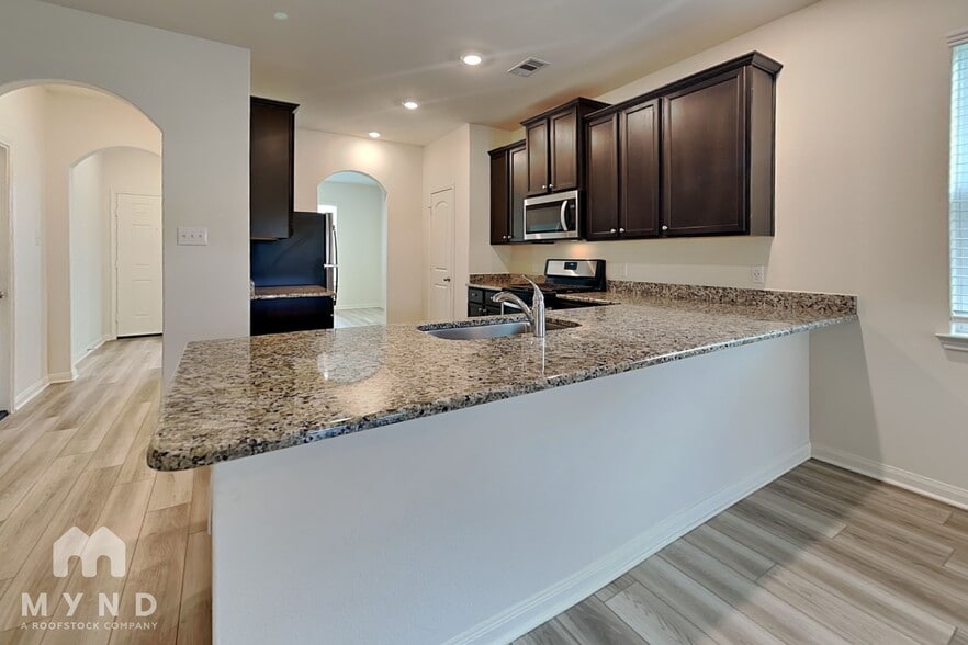 Building Photo - 480 Lone Rider Dr
