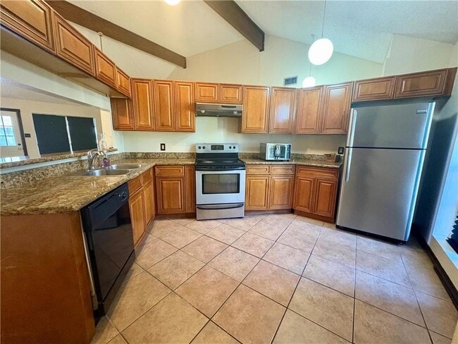 Building Photo - 1704 Admiral Nelson Dr