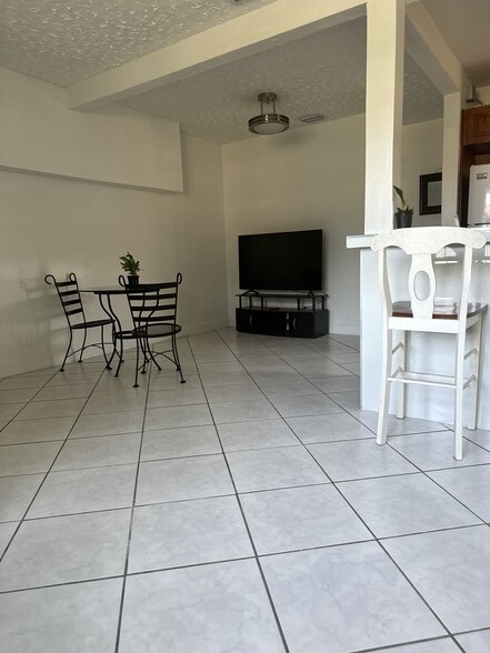 Living room - 250 NW 102nd St