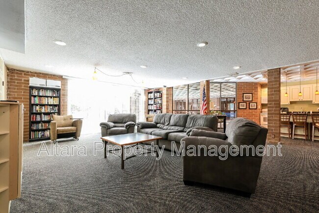 Building Photo - 2880 S Locust St