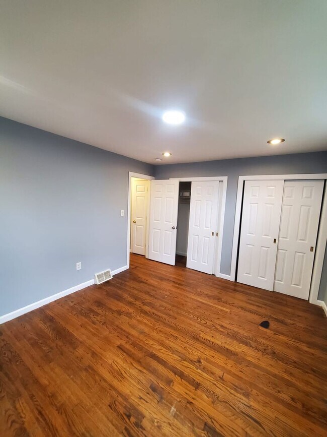 Building Photo - 3 bed 1 bath