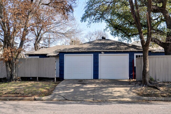 Building Photo - 2409 Horne St