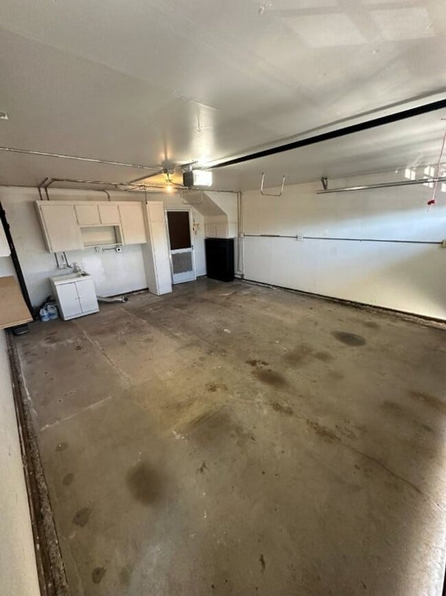 Building Photo - Nor Cal Realty, Inc. - 3 Bedroom 2  Bath with 2 car garage