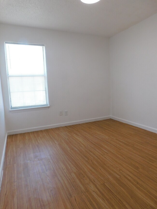 Building Photo - 603 Spirit Ct