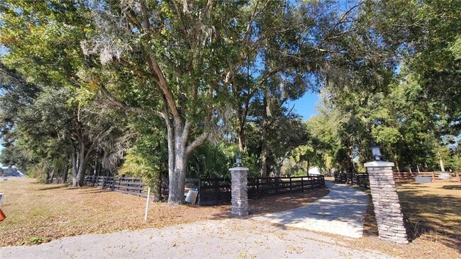 Building Photo - 8762 FL-26