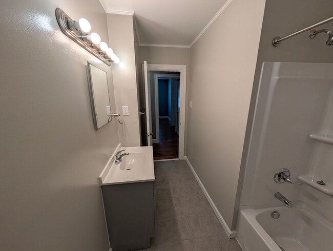 Building Photo - 3 Bedroom, 1.5 Bath Home with HVAC & Fenced Backyard