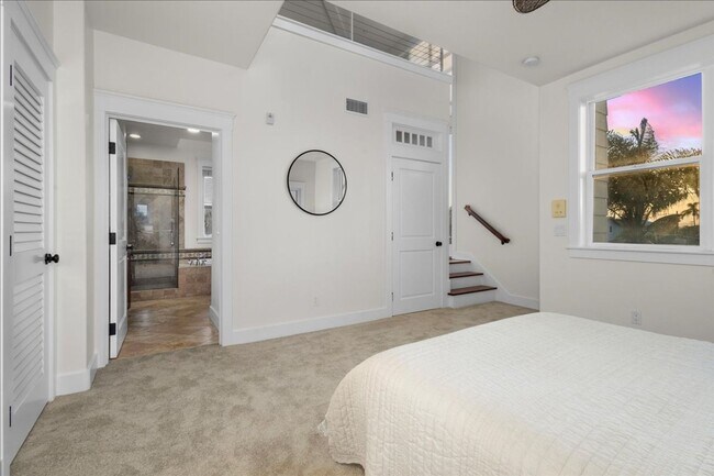 Building Photo - 411 Orange Ave