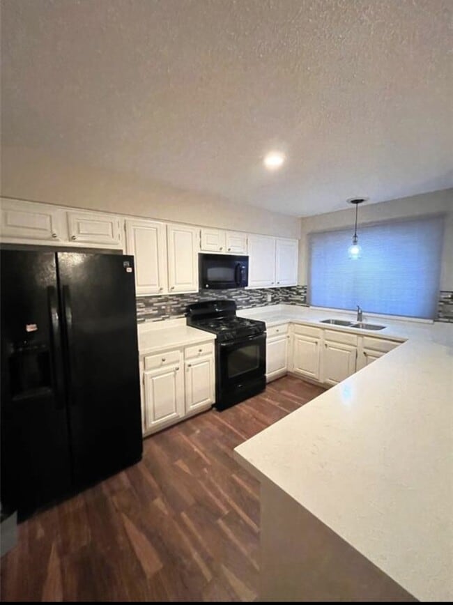 Building Photo - 11223 Willow Field Dr