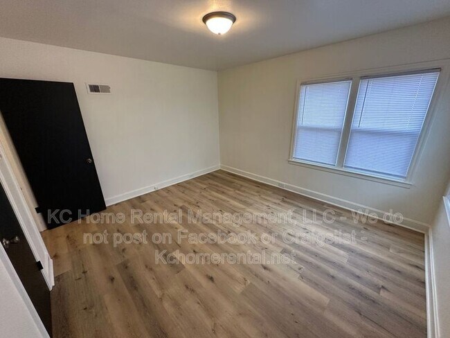 Building Photo - 4748 Eastern Ave