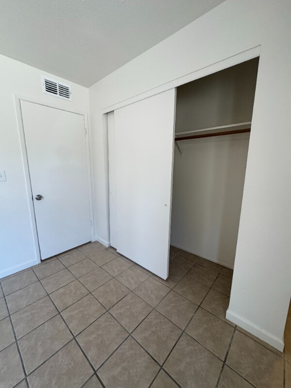 Building Photo - 1237 Sunny Ridge Dr