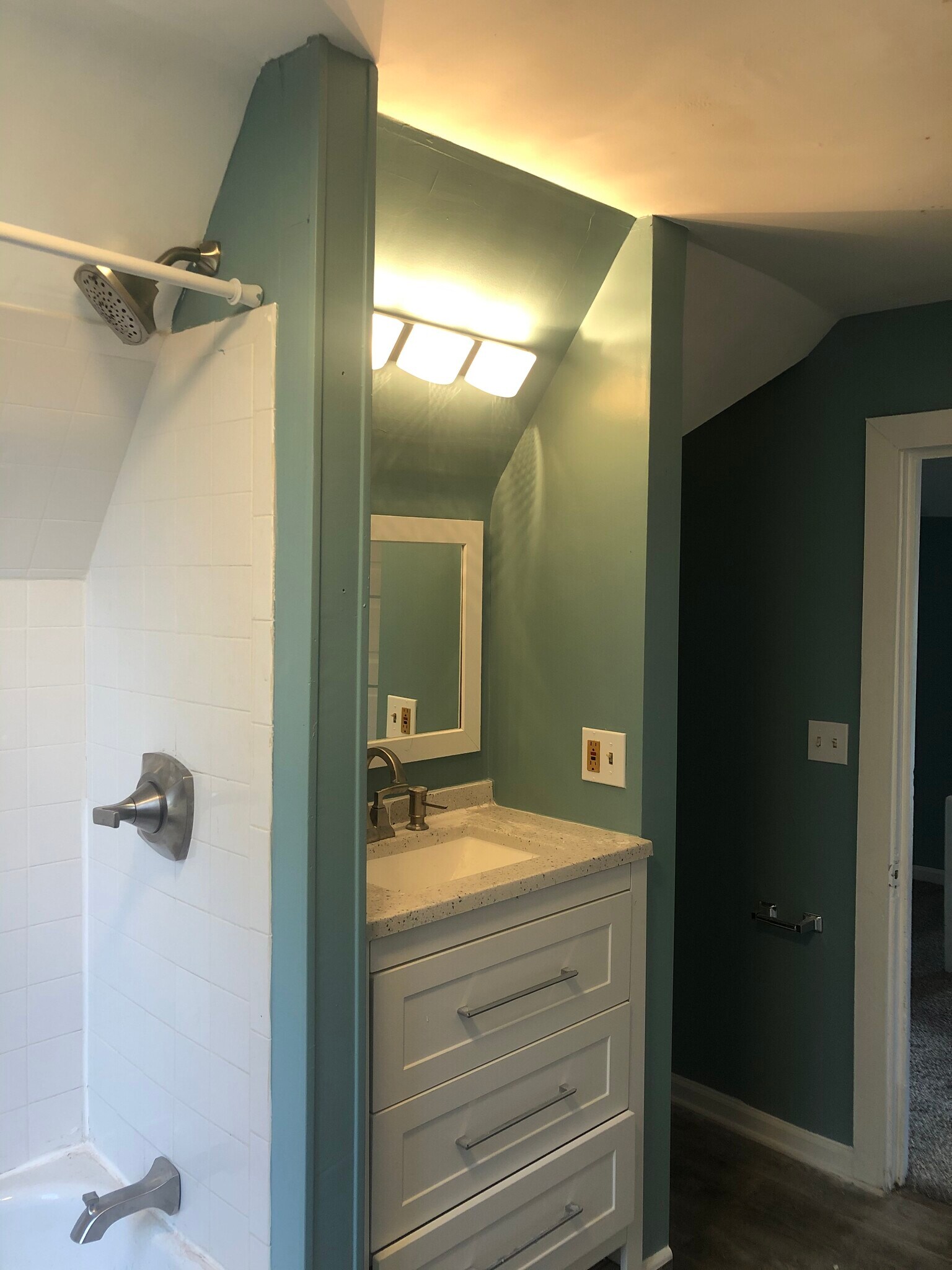 Building Photo - 5913 Kavon Ave