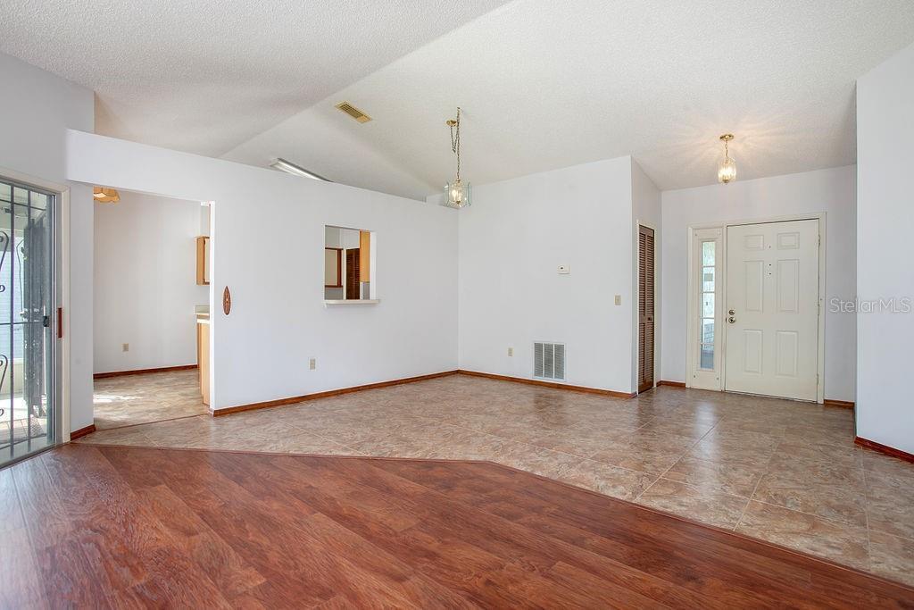 dining area - 3155 Boxelder St