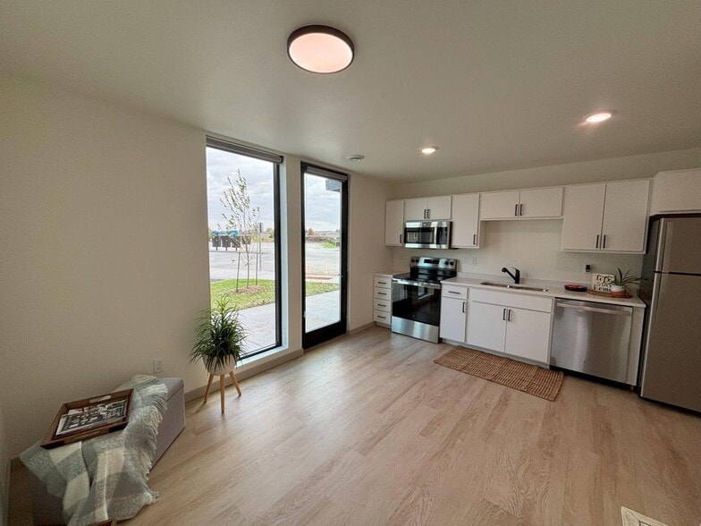 Building Photo - Sioux Village