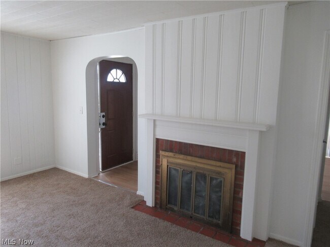 Building Photo - 29107 Fuller Ave