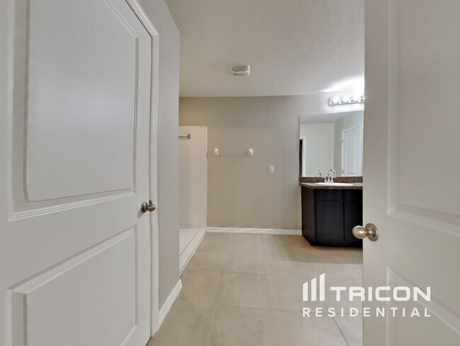 Building Photo - 10111 Mangrove Well Rd