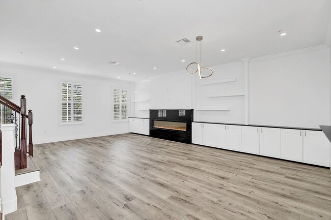 Building Photo - 1579 Chatfield Pl