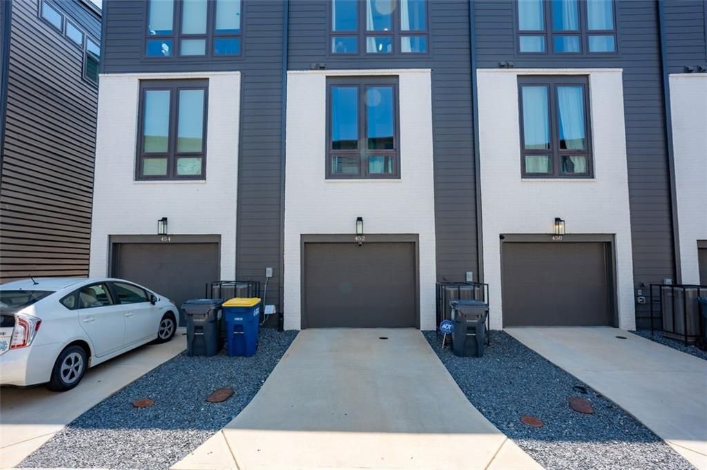 Building Photo - 452 Latta St NE