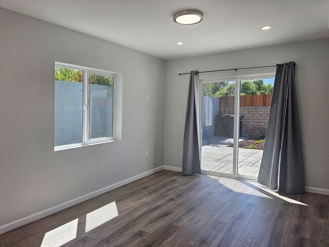 Building Photo - New 2 Bd, 2Ba with Large Yard!