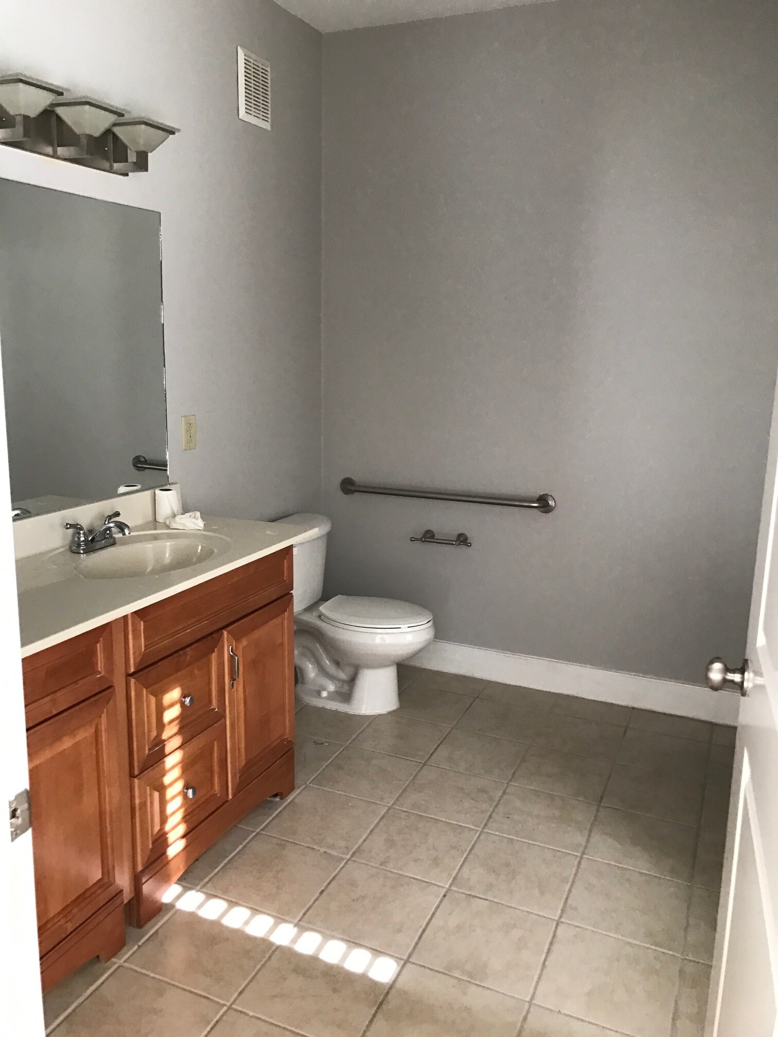 Master Bathroom - 3127 Long Boulevard