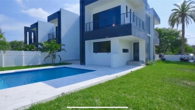 Primary Photo - 2342 McKinley St