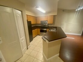 Building Photo - 2550 SW 18th Ter