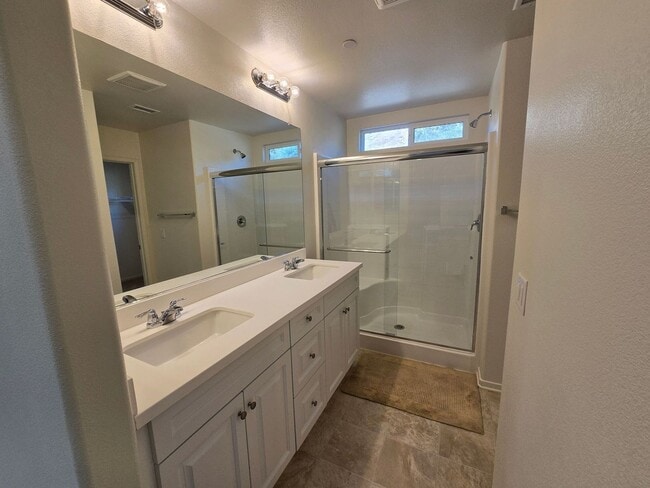 Building Photo - 3BR / 2.5BA Dream home in the heart of El Cajon!