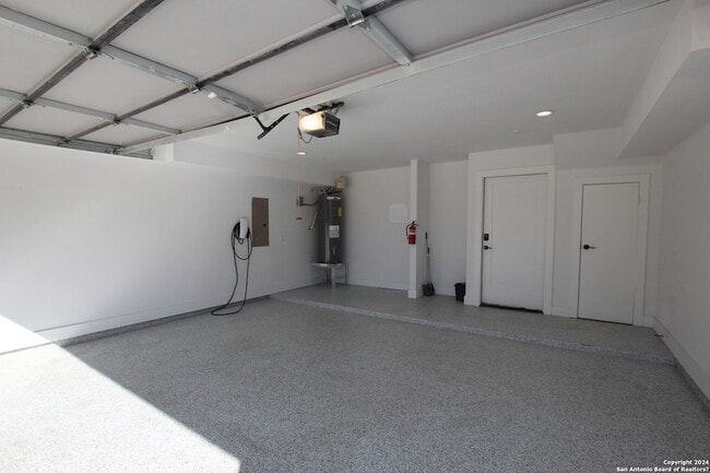 Building Photo - 203 Paschal St