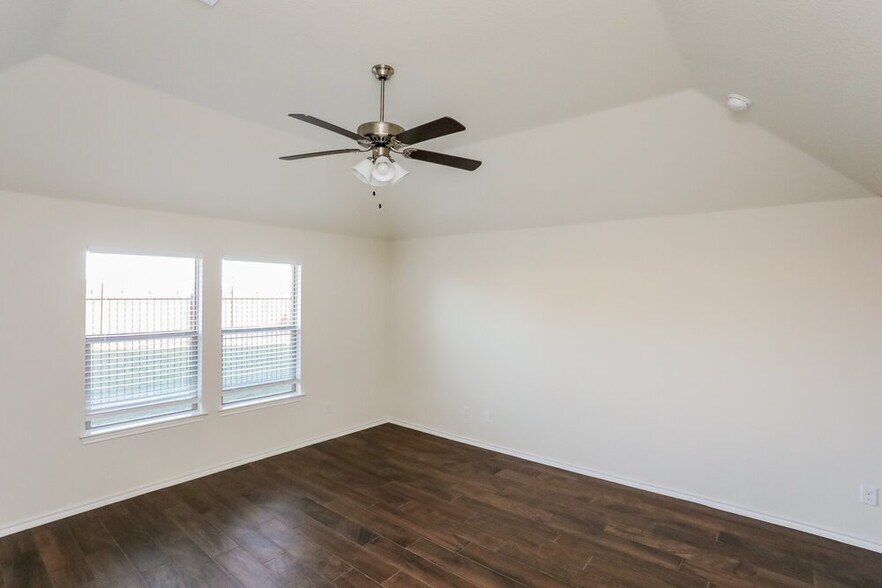 Building Photo - 605 Long Prairie Dr