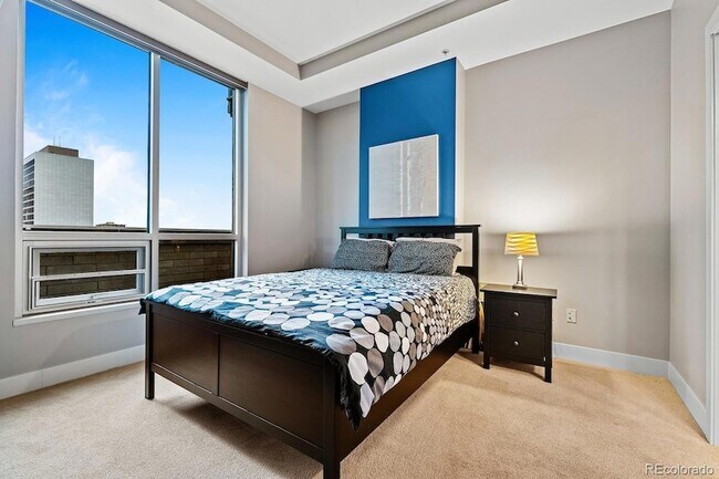 Building Photo - 2001 Lincoln St