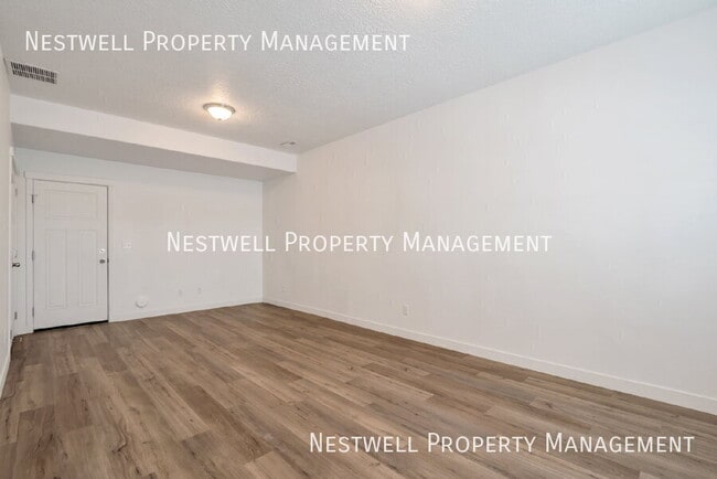 Building Photo - 637 E 380 N