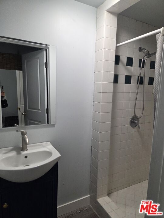 Building Photo - 417 S Wilton Pl