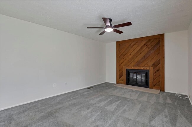 Building Photo - 1488 Red Leaf Ln
