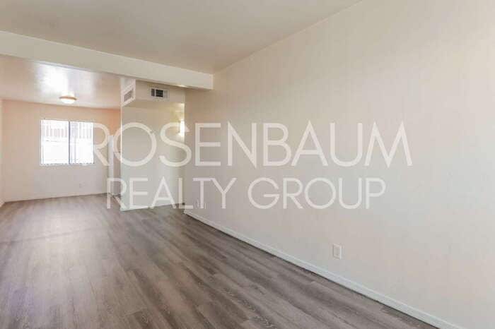 Building Photo - 455 W Kelso St