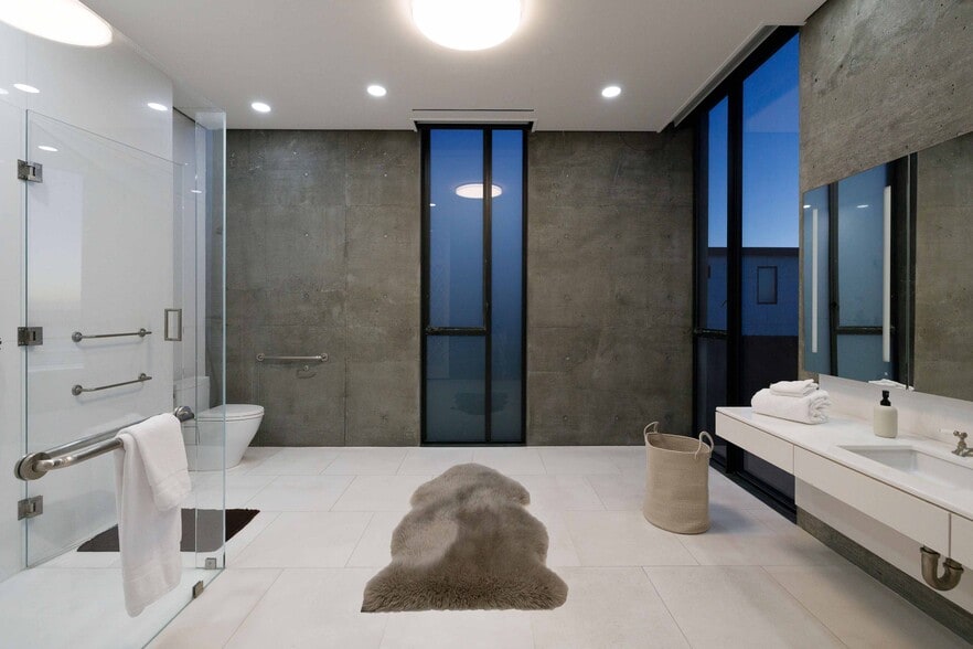 Building Photo - 1812 The Strand