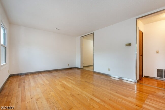 Building Photo - 553 Ocean Ave
