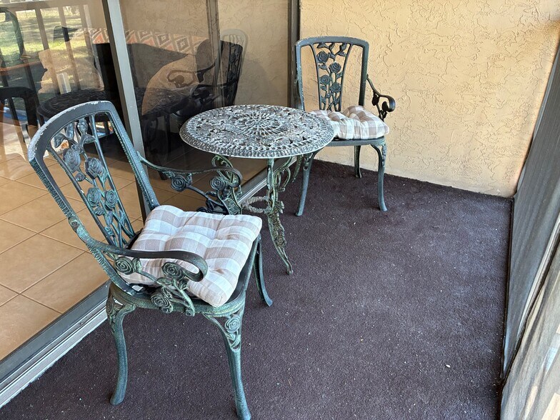 Building Photo - 19505 Quesada Ave