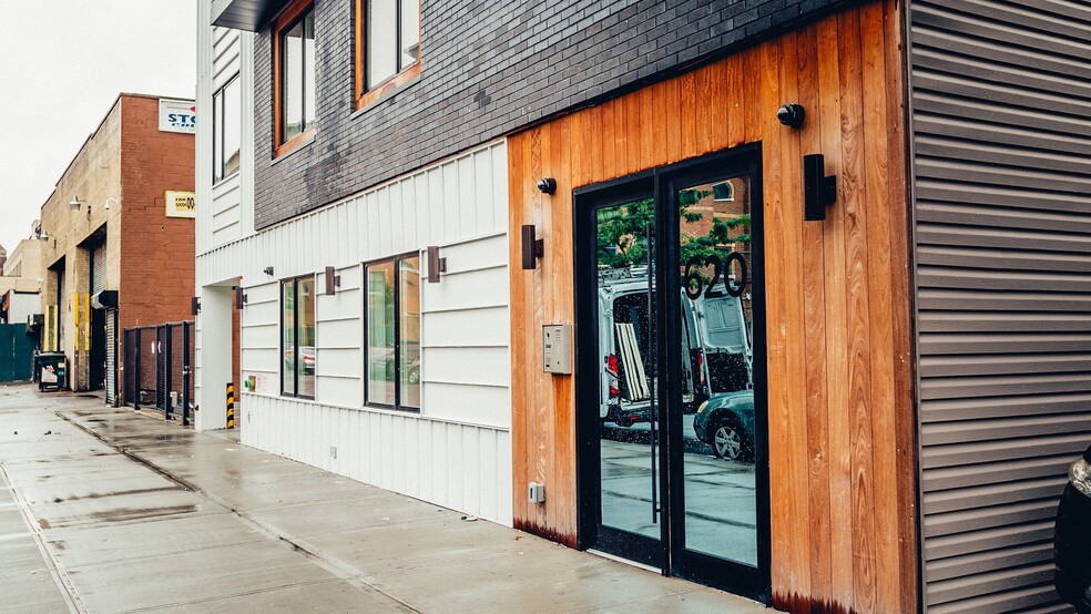 Building Photo - 620 Parkside Ave