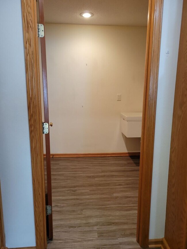 Building Photo - 2209 Cattail Way