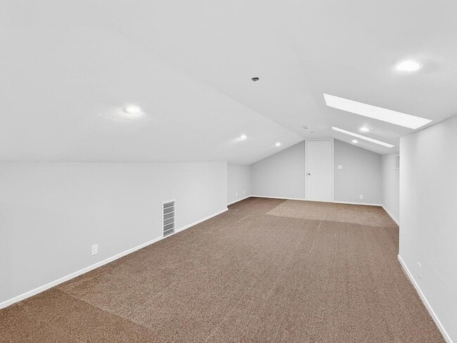 Building Photo - 2800 Roop Rd