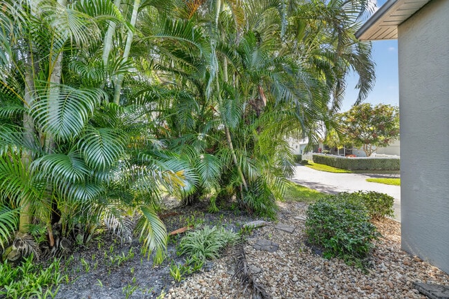 Building Photo - 7865 15th Ln