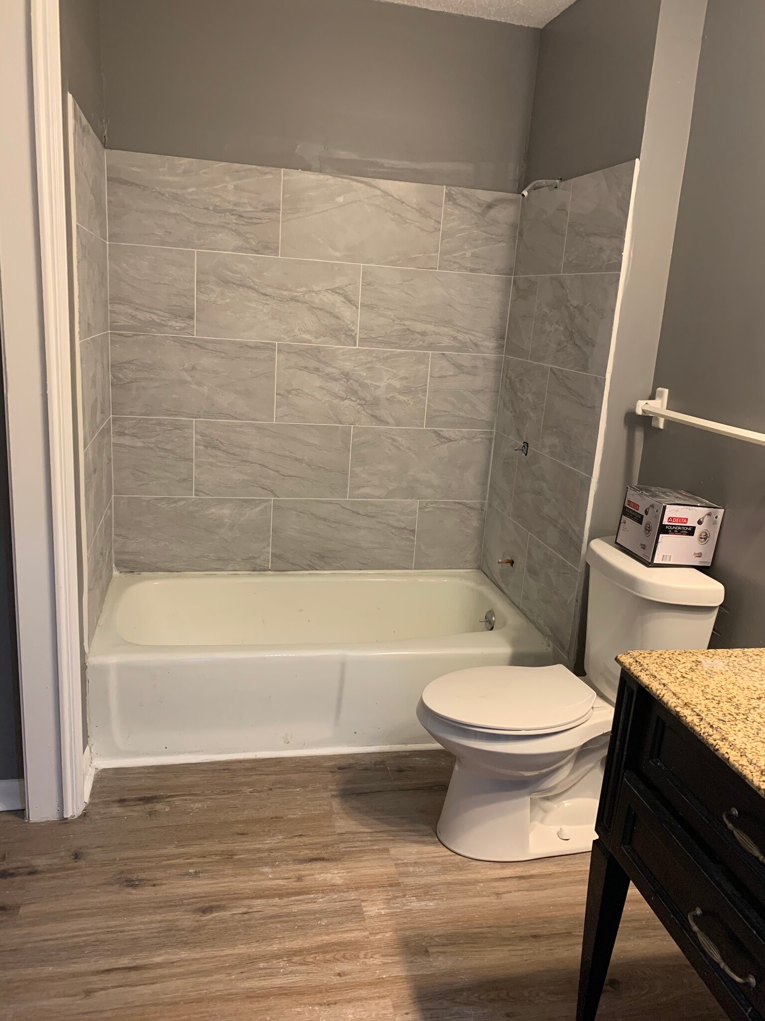 Hall bath - 14011 Dunbar Ct