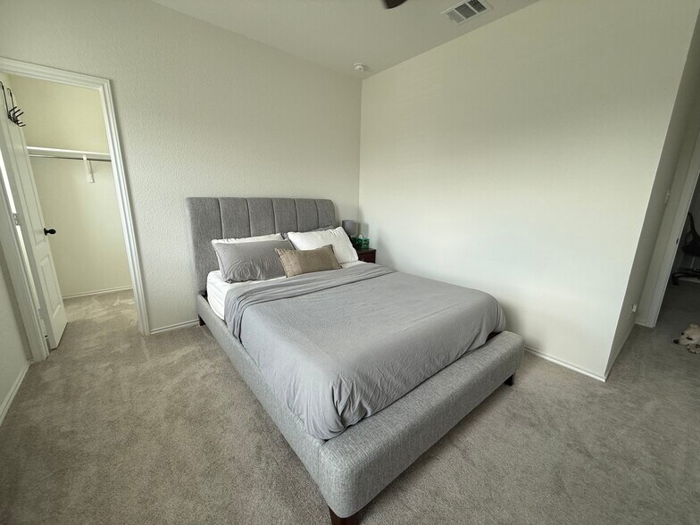 Building Photo - 14316 Silver Lace Ln
