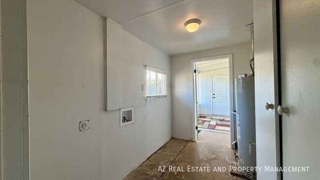 Building Photo - 3037 E Brill St