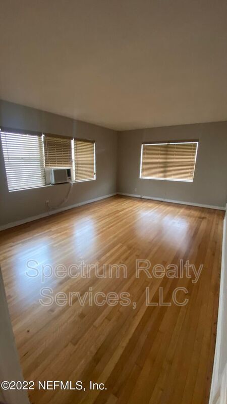 Building Photo - 1305 Lasalle St