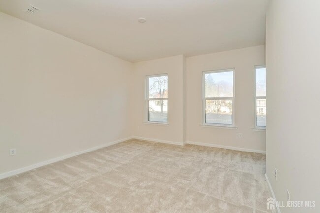 Building Photo - 103 Vaughn Dr